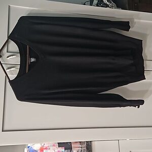 Kenneth Cole V Neck sweater